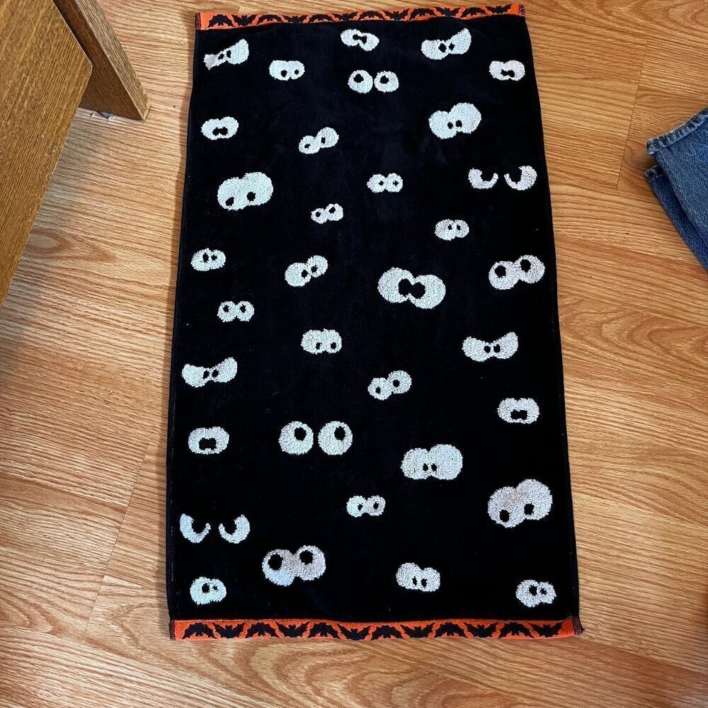 Halloween Hand Towel Ghosts Bats Eyes Caro Home